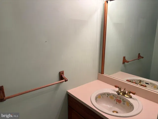 $350,000 | 1706 Julie Court, Bensalem, PA 19020