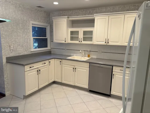 $350,000 | 1706 Julie Court, Bensalem, PA 19020