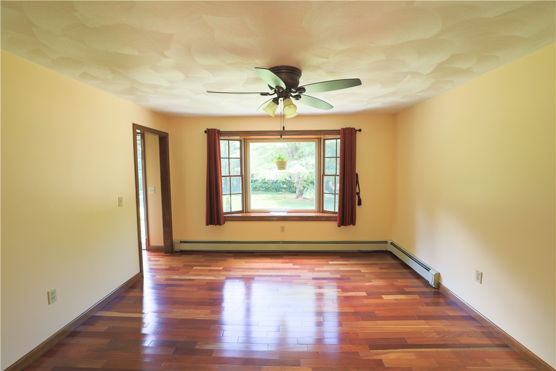 340 Greenville Road North Smithfield, RI 02896 - Photo 25 of 50 Living Room