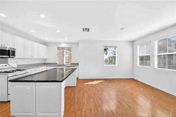 $4,200 | 2031 Arnold Way, Fullerton, CA 92833