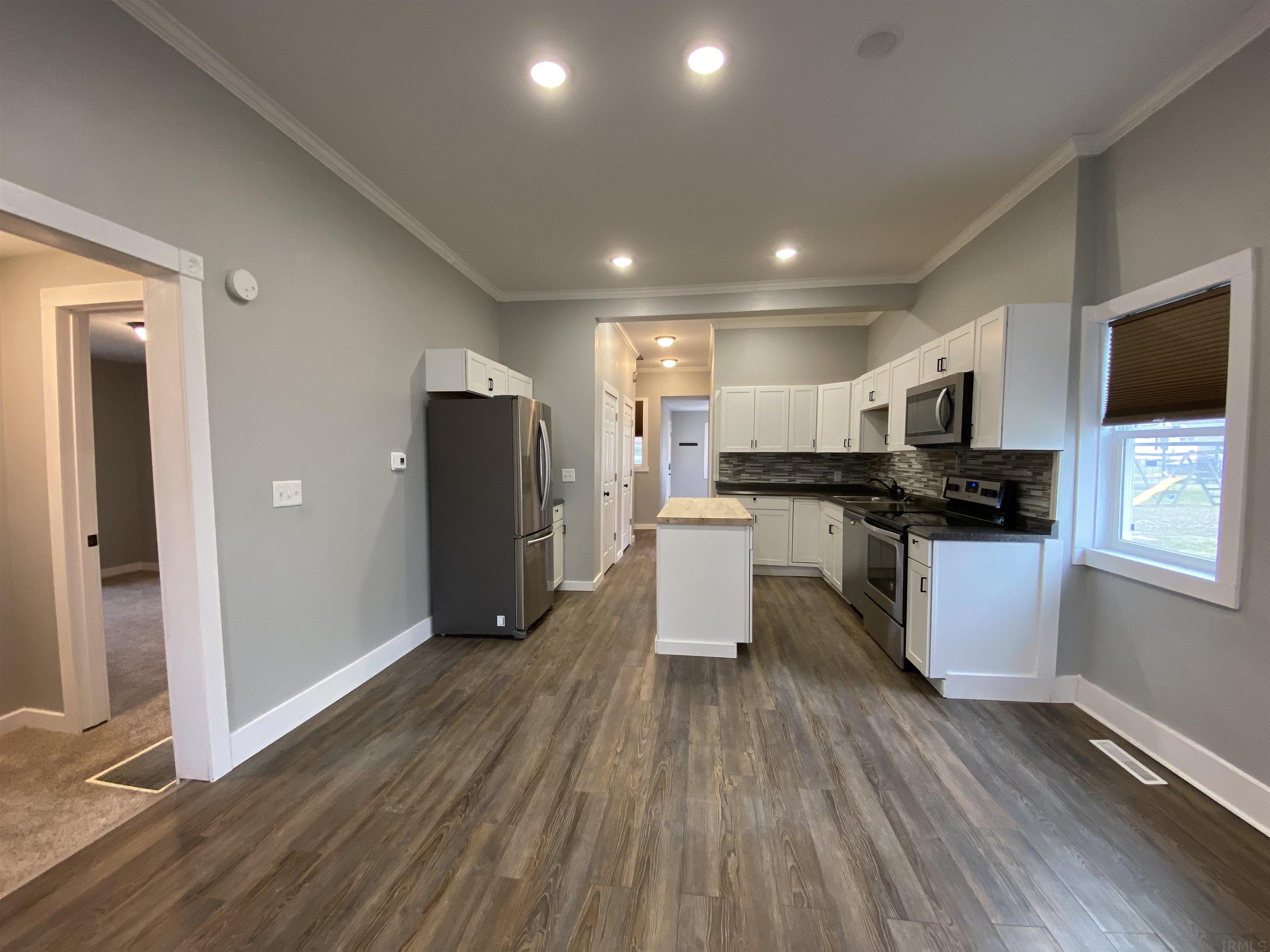 1604 8th Street Bedford, IN 47421 - Photo 3 of 34