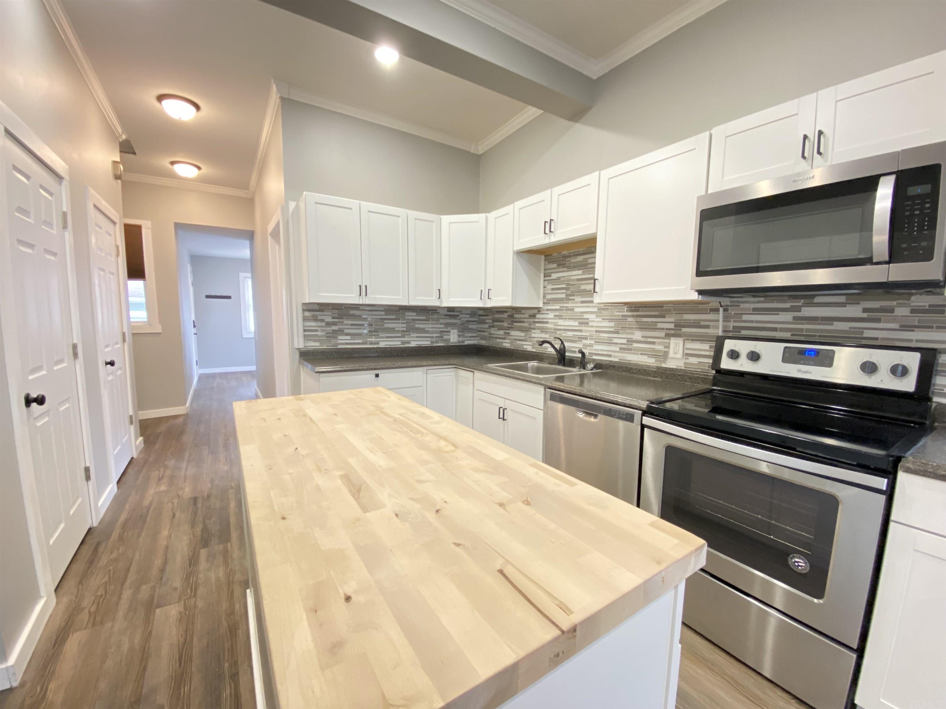 1604 8th Street Bedford, IN 47421 - Photo 5 of 34