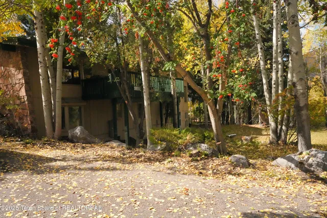 $2,650,000 | 515 Pine Drive, Jackson, WY 83001