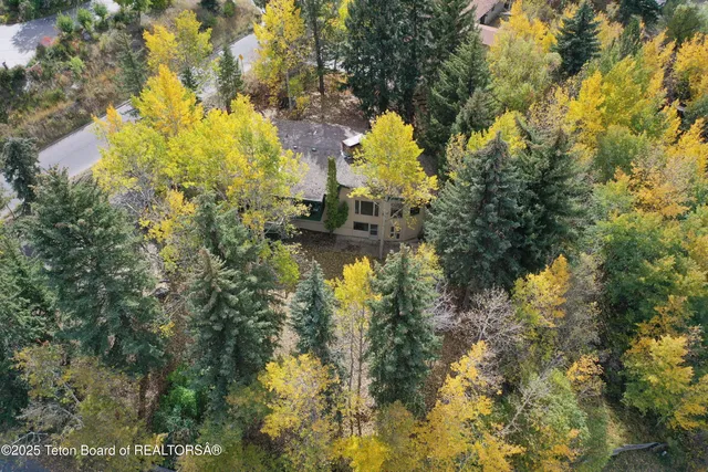 $2,650,000 | 515 Pine Drive, Jackson, WY 83001