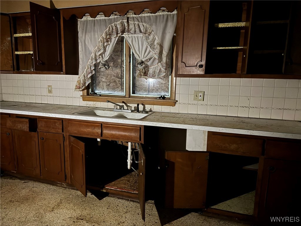 24 Gatchell Street Buffalo, NY 14212 - Photo 7 of 27