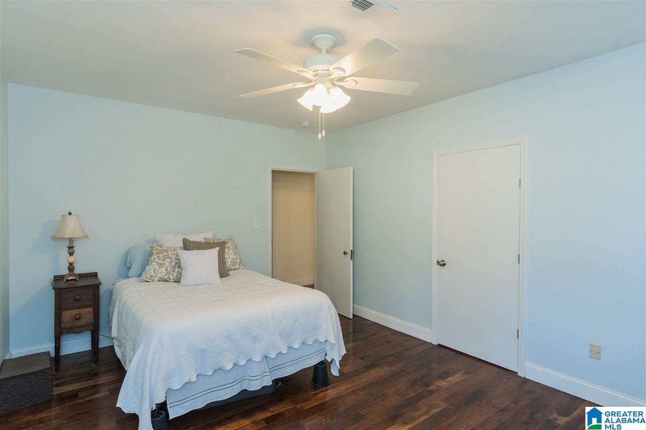 2448 Shades Crest Road Birmingham, AL 35216 - Photo 21 of 32