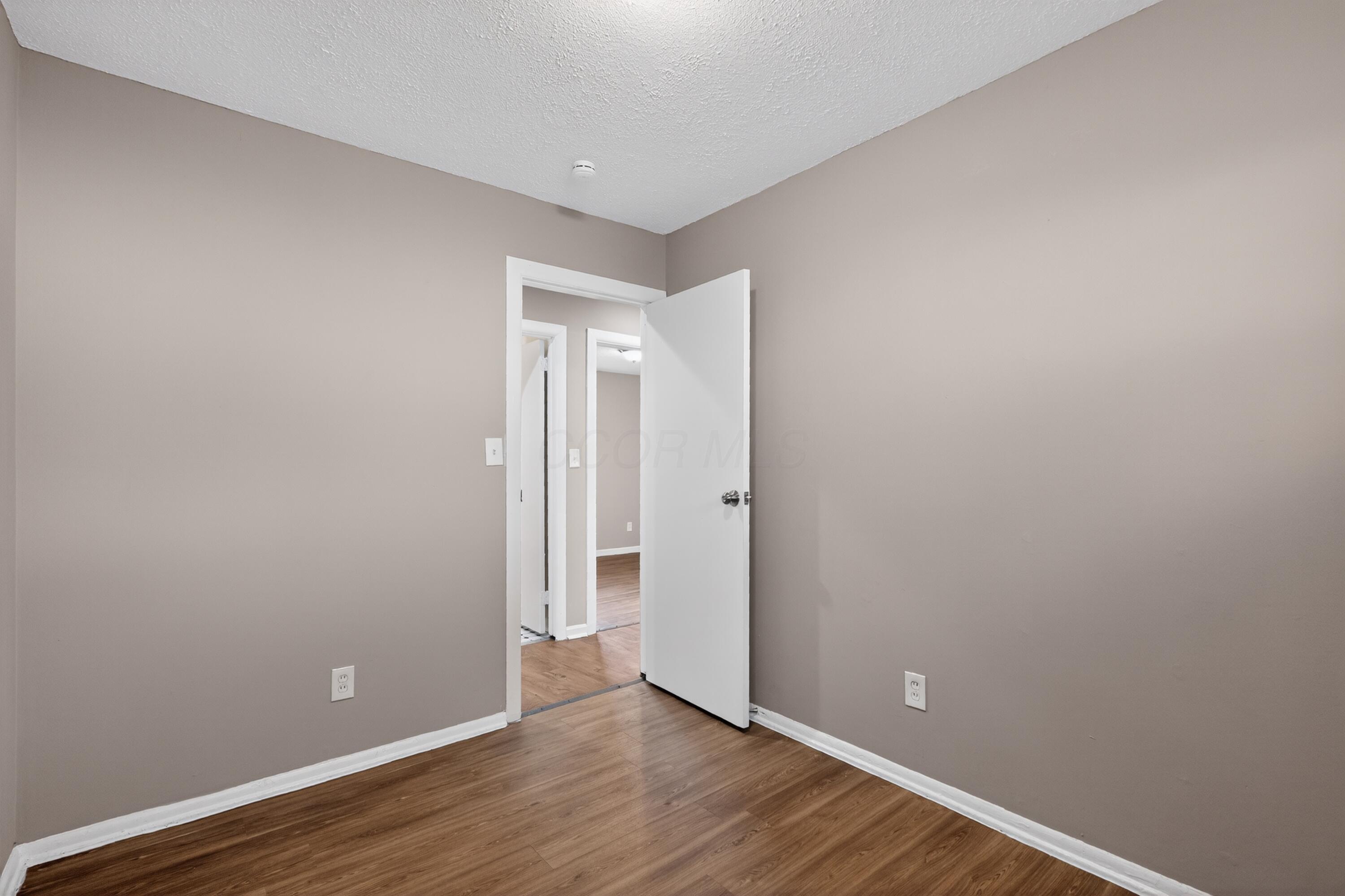 1572 Northridge Road Columbus, OH 43224 - Photo 20 of 32