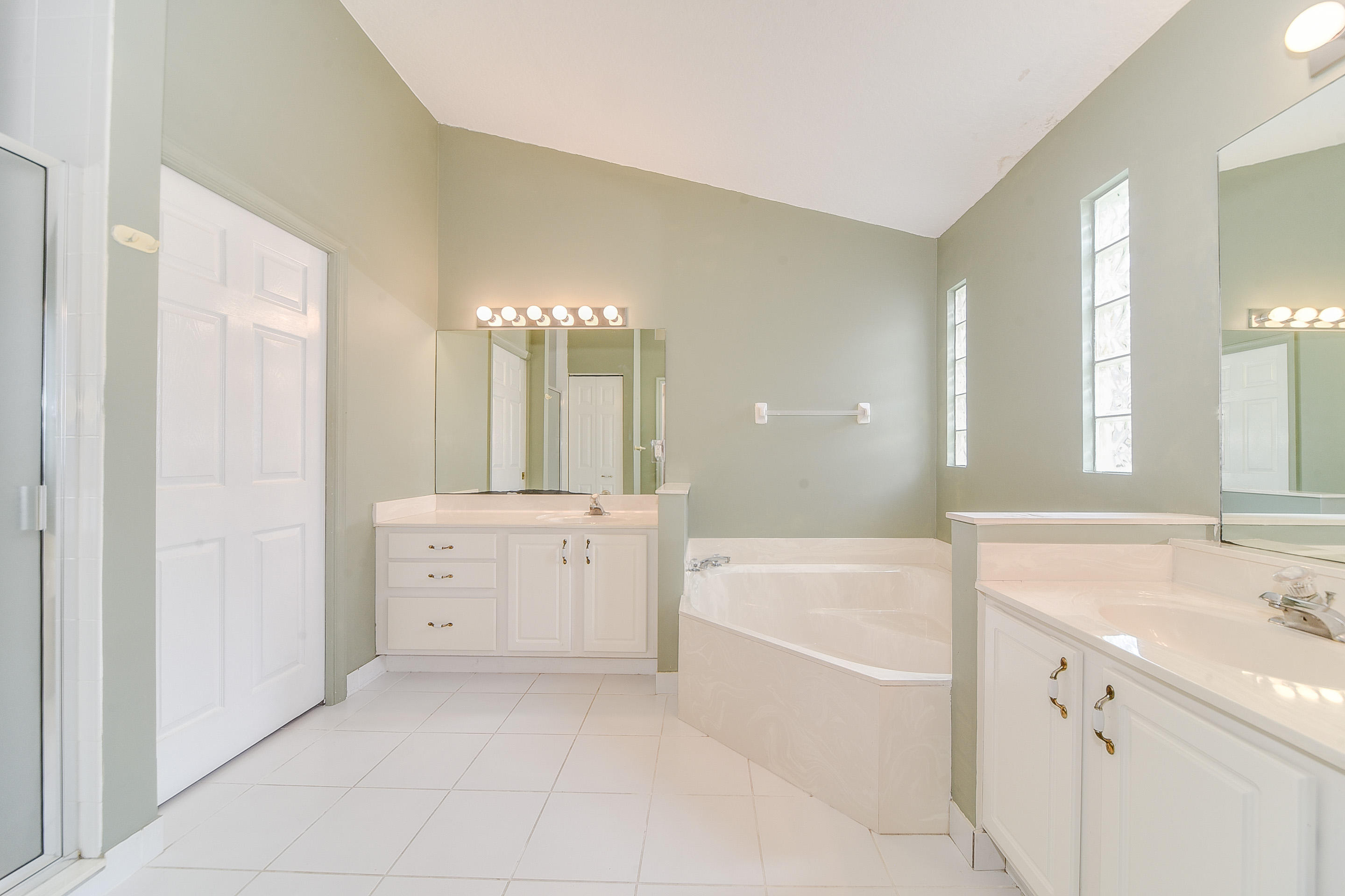 172 Cove Road Greenacres, FL 33413 - Photo 22 of 39 COVE MASTER BATH