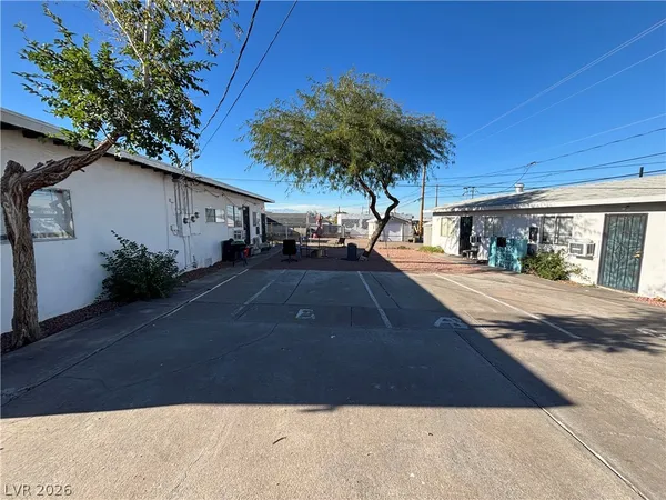$895 | 270 Tungsten Street, Unit C, Henderson, NV 89015