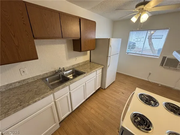 $895 | 270 Tungsten Street, Unit C, Henderson, NV 89015