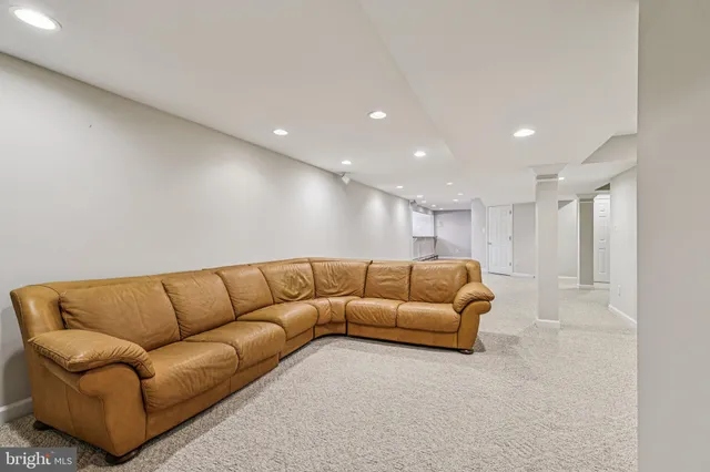 $1,000,000 | 15462 Eagle Tavern Lane, Centreville, VA 20120