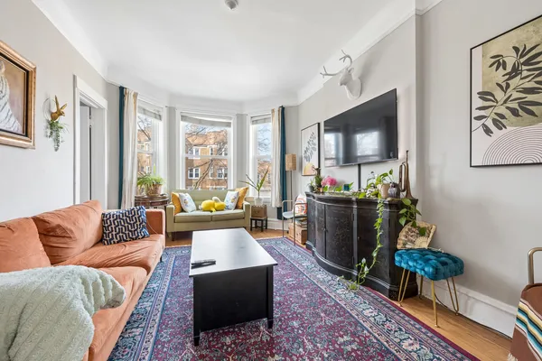 $949,000 | 1427 West Winona Street, Chicago, IL 60640