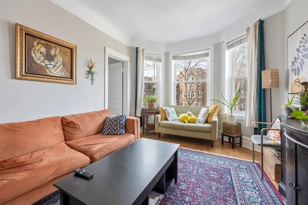 $949,000 | 1427 West Winona Street, Chicago, IL 60640