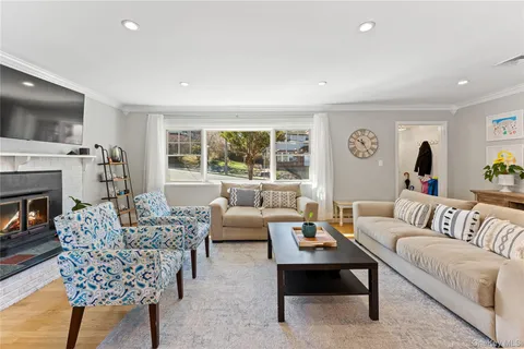 $899,000 | 7 Olinda Avenue, Hastings-on-Hudson, NY 10706