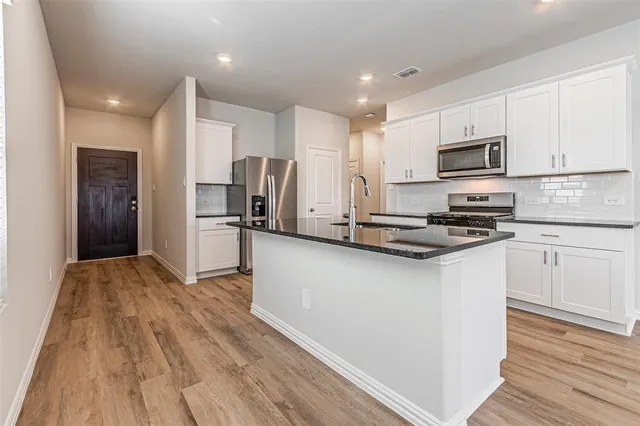 $2,250 | 801 Leavenworth Drive, McKinney, TX 75071