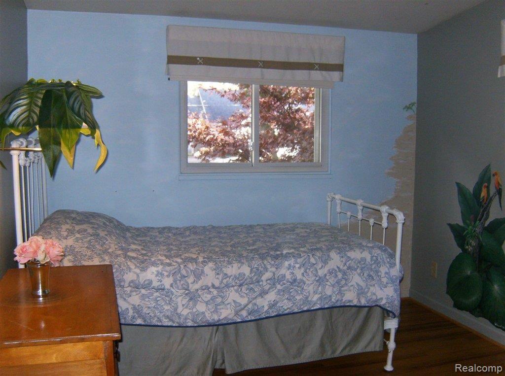 2834 Riverside Drive Port Huron, MI 48060 - Photo 10 of 11 2834 rIVERSIDE 011.jpg