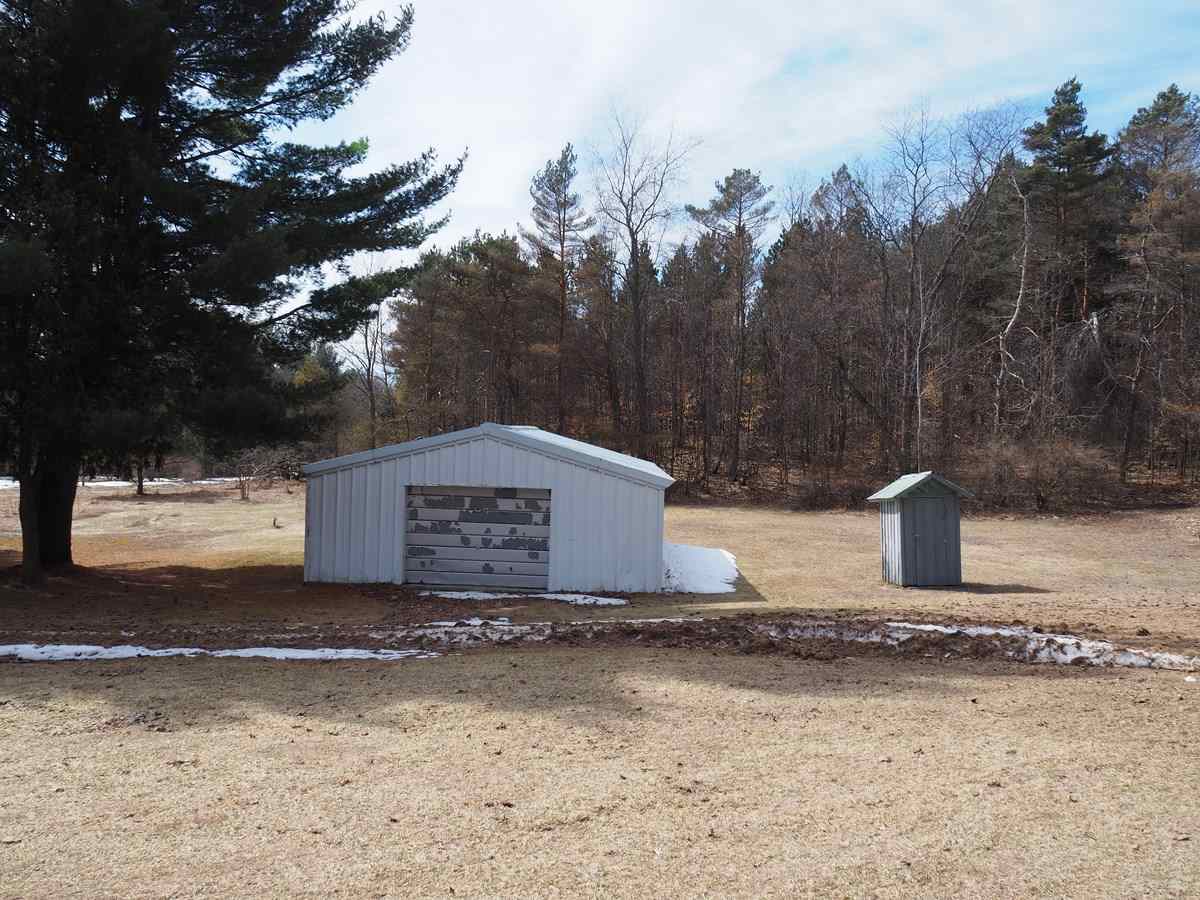 10550 Hooker Road Honor, MI 49640 - Photo 6 of 46 1844389-5.JPG