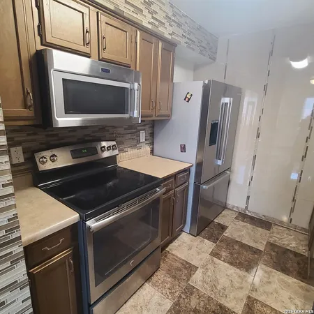 $1,700 | 12020 Maple Rock Court, San Antonio, TX 78230