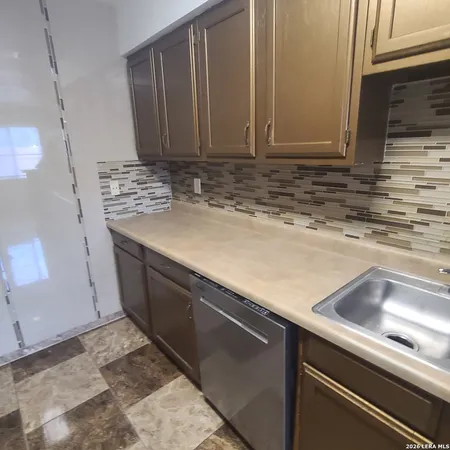 $1,700 | 12020 Maple Rock Court, San Antonio, TX 78230