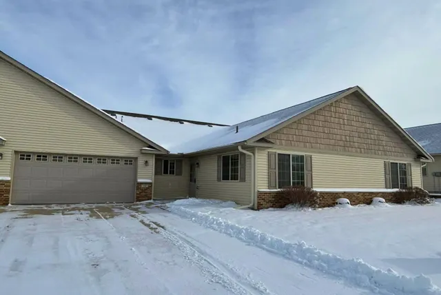 $319,900 | 109 Nicklaus Path, Mankato, MN 56001