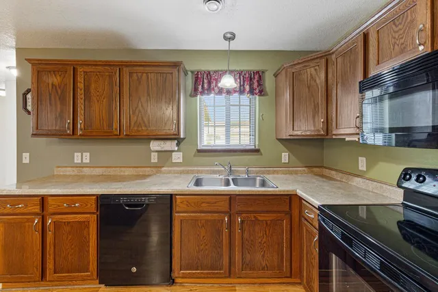 $319,900 | 109 Nicklaus Path, Mankato, MN 56001