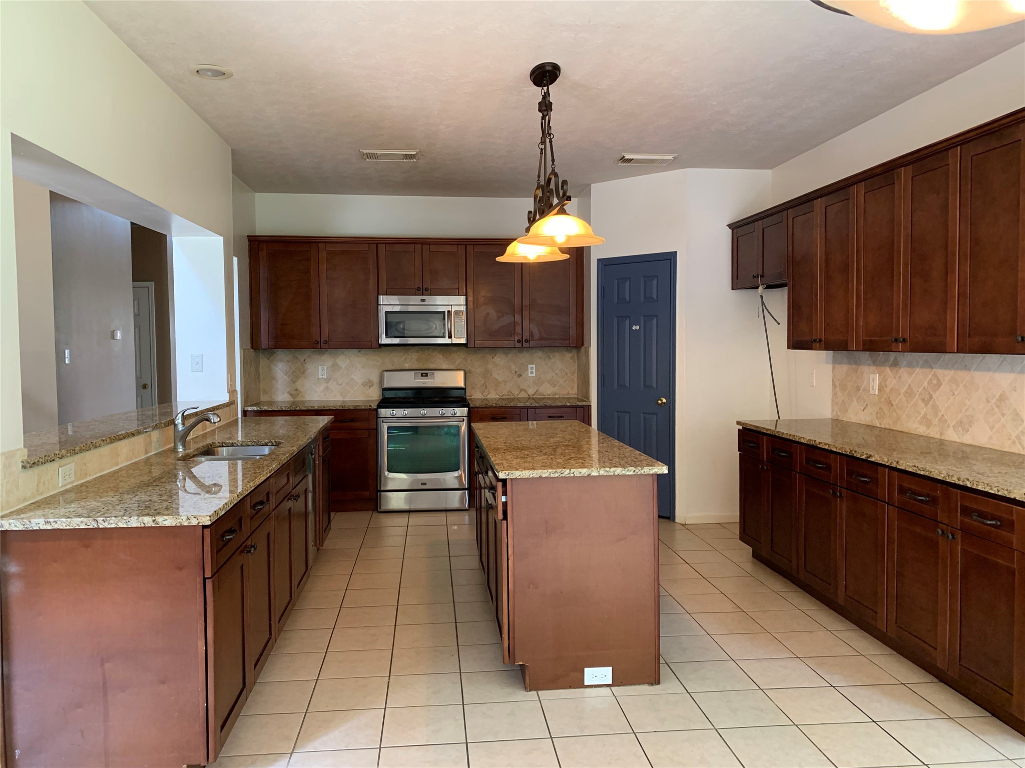 20703 Riviere Lane Spring, TX 77388 - Photo 12 of 50