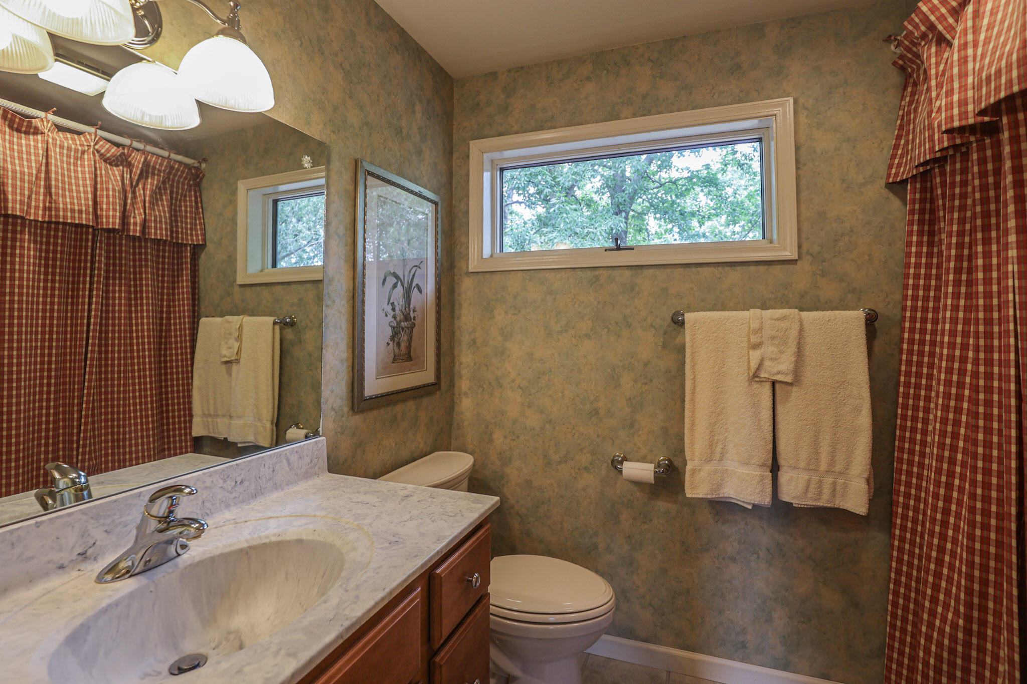 116 Delaware Road Gilbertsville, KY 42044 - Photo 31 of 47 Guest Bathroom