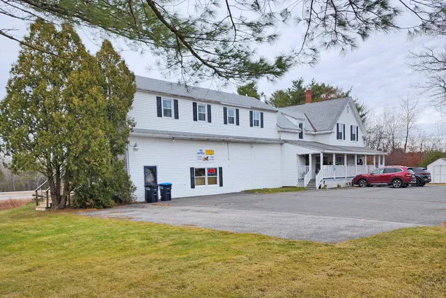 $675,000 | 176 Highway 1, Freeport, ME 04032