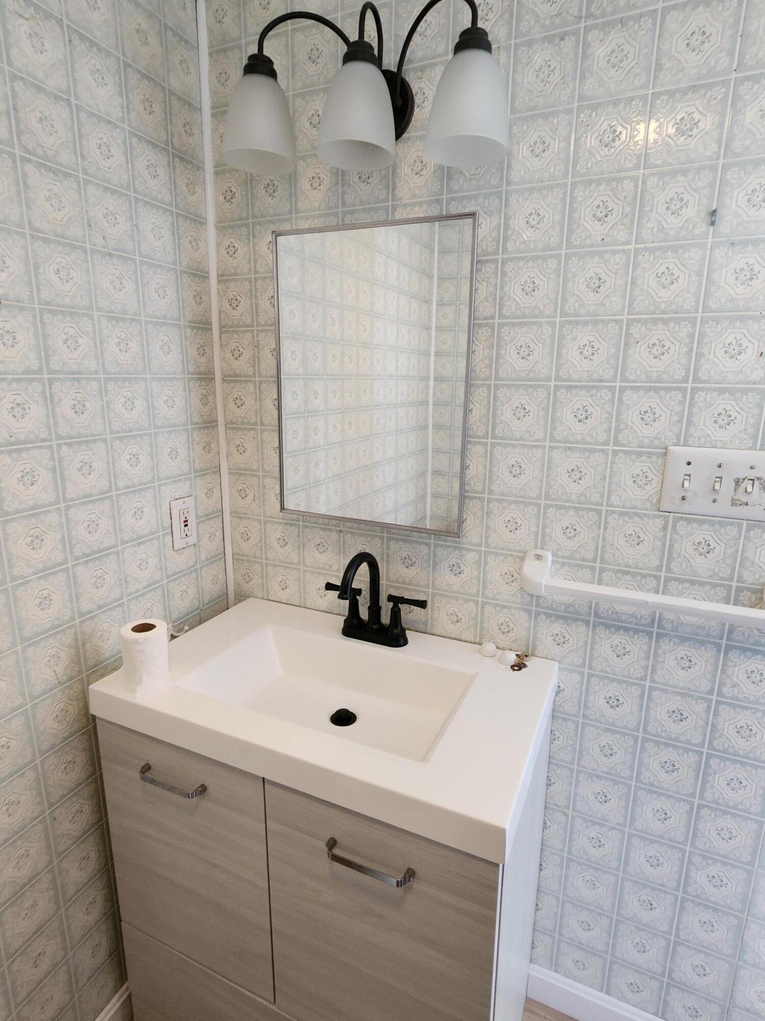 176 Highway 1 Freeport, ME 04032 - Photo 7 of 13 20230212_114846