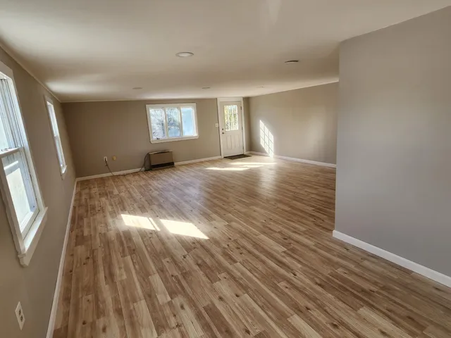 $675,000 | 176 Highway 1, Freeport, ME 04032