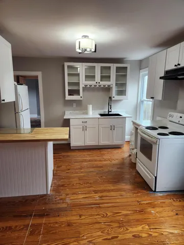 $675,000 | 176 Highway 1, Freeport, ME 04032