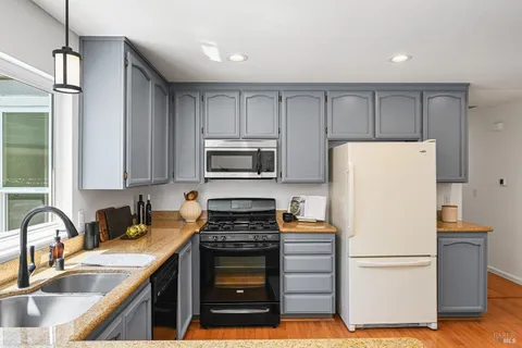 $765,000 | 501 Firelight Drive, Santa Rosa, CA 95403