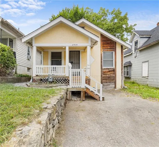 $79,000 | 2936 Jackson Avenue, Kansas City, MO 64128
