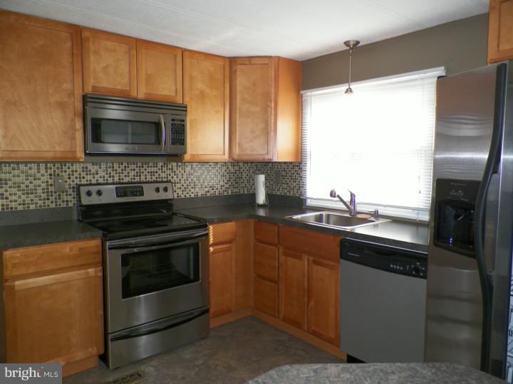 391 Running Brook Road North Wales, PA 19454 - Photo 3 of 11 Kitchen