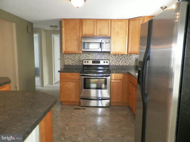 391 Running Brook Road North Wales, PA 19454 - Photo 4 of 11 Kitchen