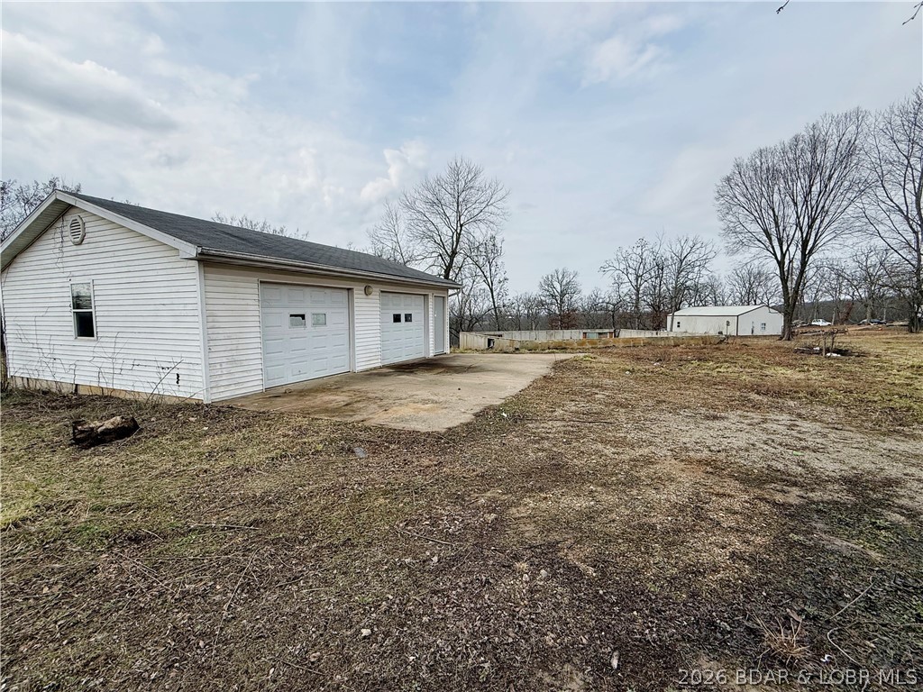 27 Russell Loop Brumley, MO 65017 - Photo 7 of 12