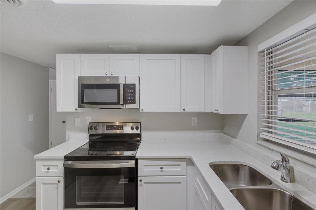 101 Oberlin Road Venice, FL 34293 - Photo 10 of 27