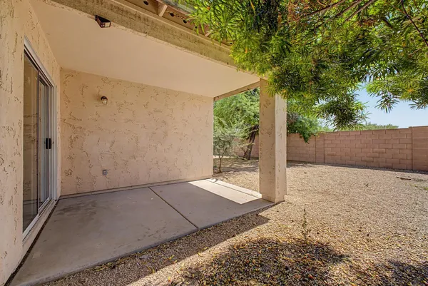 $2,100 | 3903 West Goodman Drive, Glendale, AZ 85308