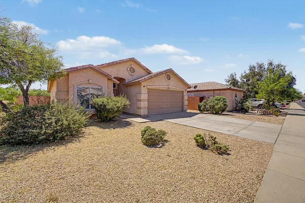 $2,100 | 3903 West Goodman Drive, Glendale, AZ 85308
