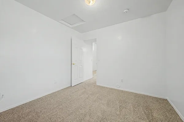$2,100 | 3903 West Goodman Drive, Glendale, AZ 85308