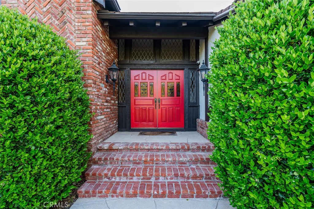 47 North Coolwater Road Bell Canyon, CA 91307 - Photo 4 of 56