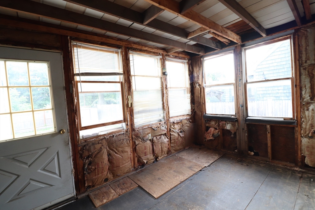 22 Windsor Road Beverly, MA 01915 - Photo 12 of 23