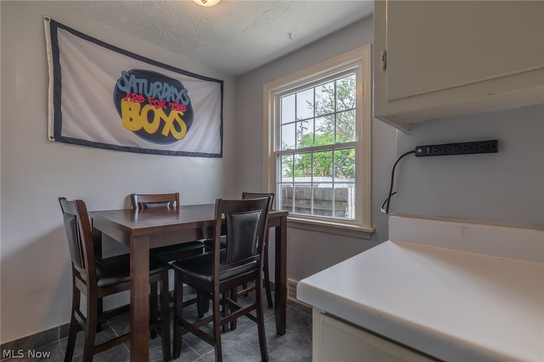 3969 Bushnell Road Cleveland, OH 44118 - Photo 12 of 24 Gallery Image 12