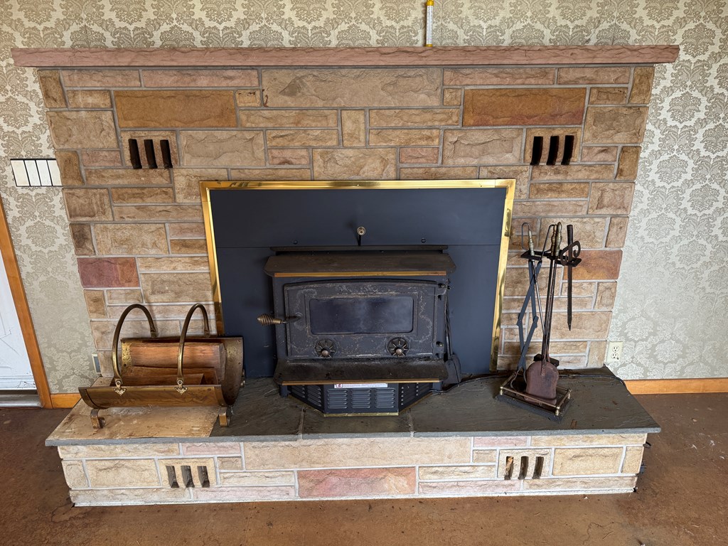 284 Warren Road Franklin, PA 16323 - Photo 8 of 27
