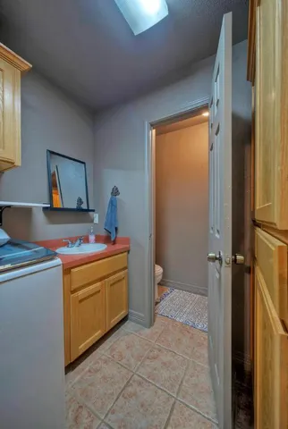 $399,000 | 1265 East Independence Street, Giddings, TX 78942