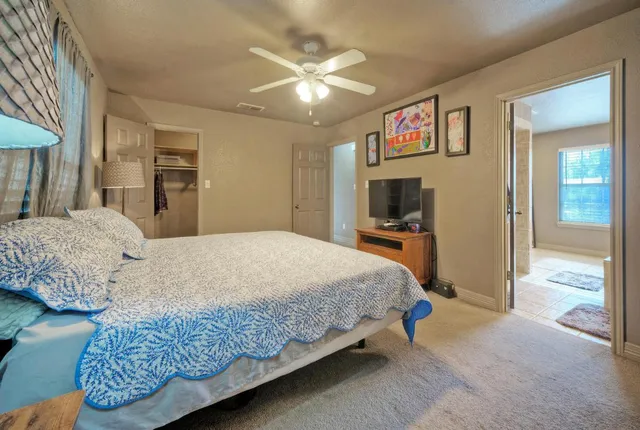 $399,000 | 1265 East Independence Street, Giddings, TX 78942