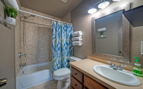 $369,000 | 1265 East Independence Street, Giddings, TX 78942