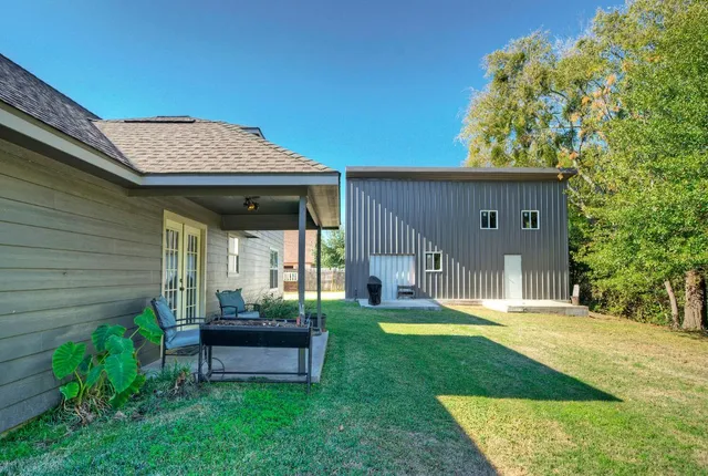 $399,000 | 1265 East Independence Street, Giddings, TX 78942