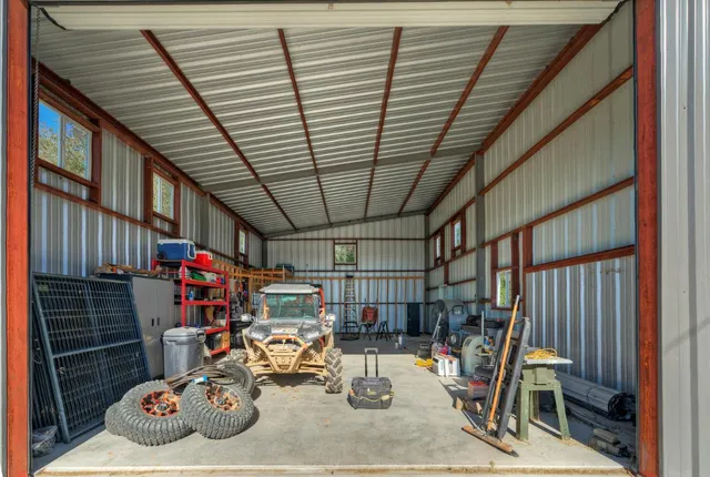 $399,000 | 1265 East Independence Street, Giddings, TX 78942