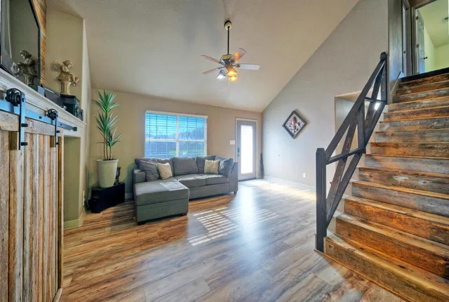 $399,000 | 1265 East Independence Street, Giddings, TX 78942